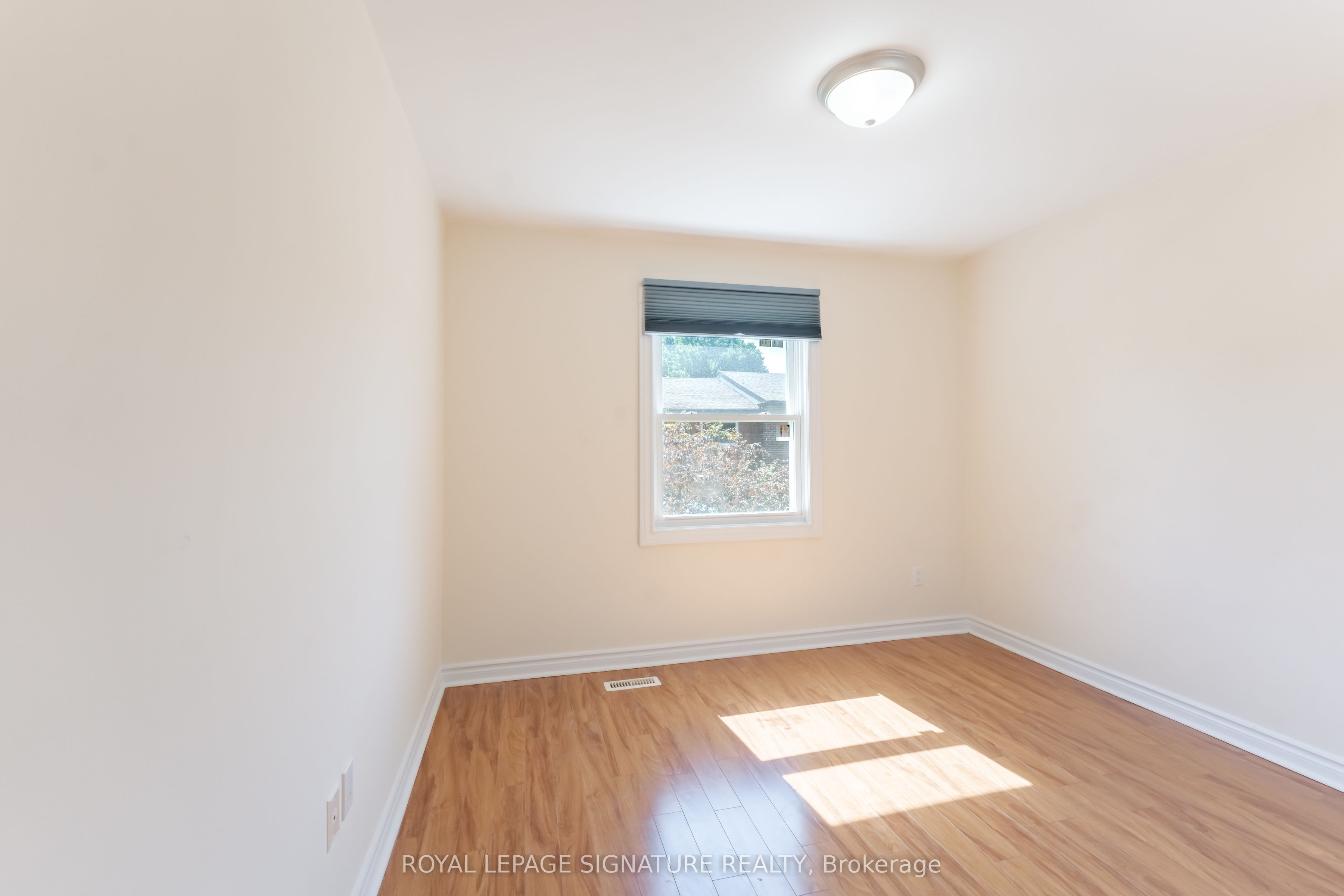 2825 Gananoque Drive 40 Property Photo 26