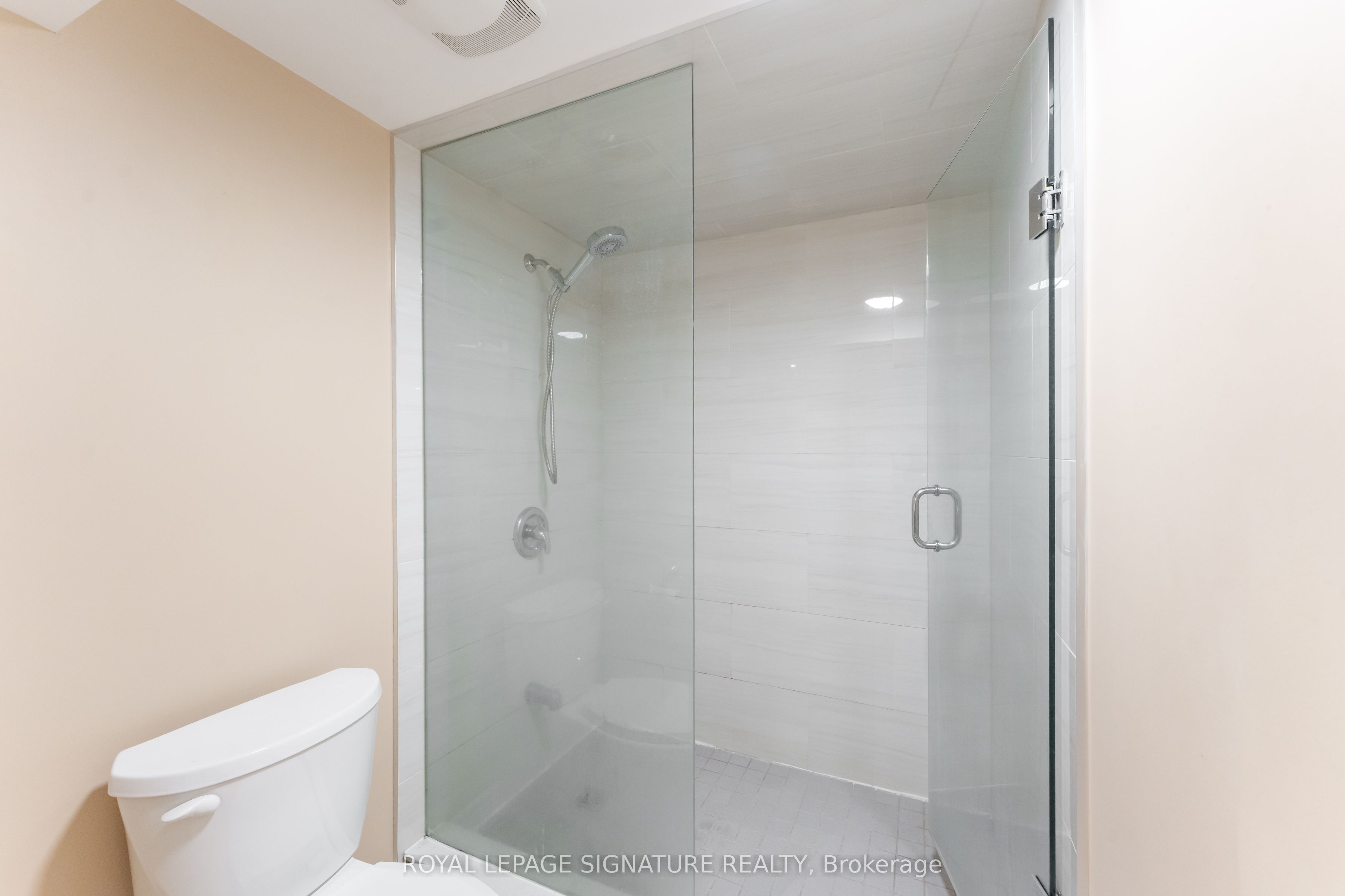 2825 Gananoque Drive 40 Property Photo 35