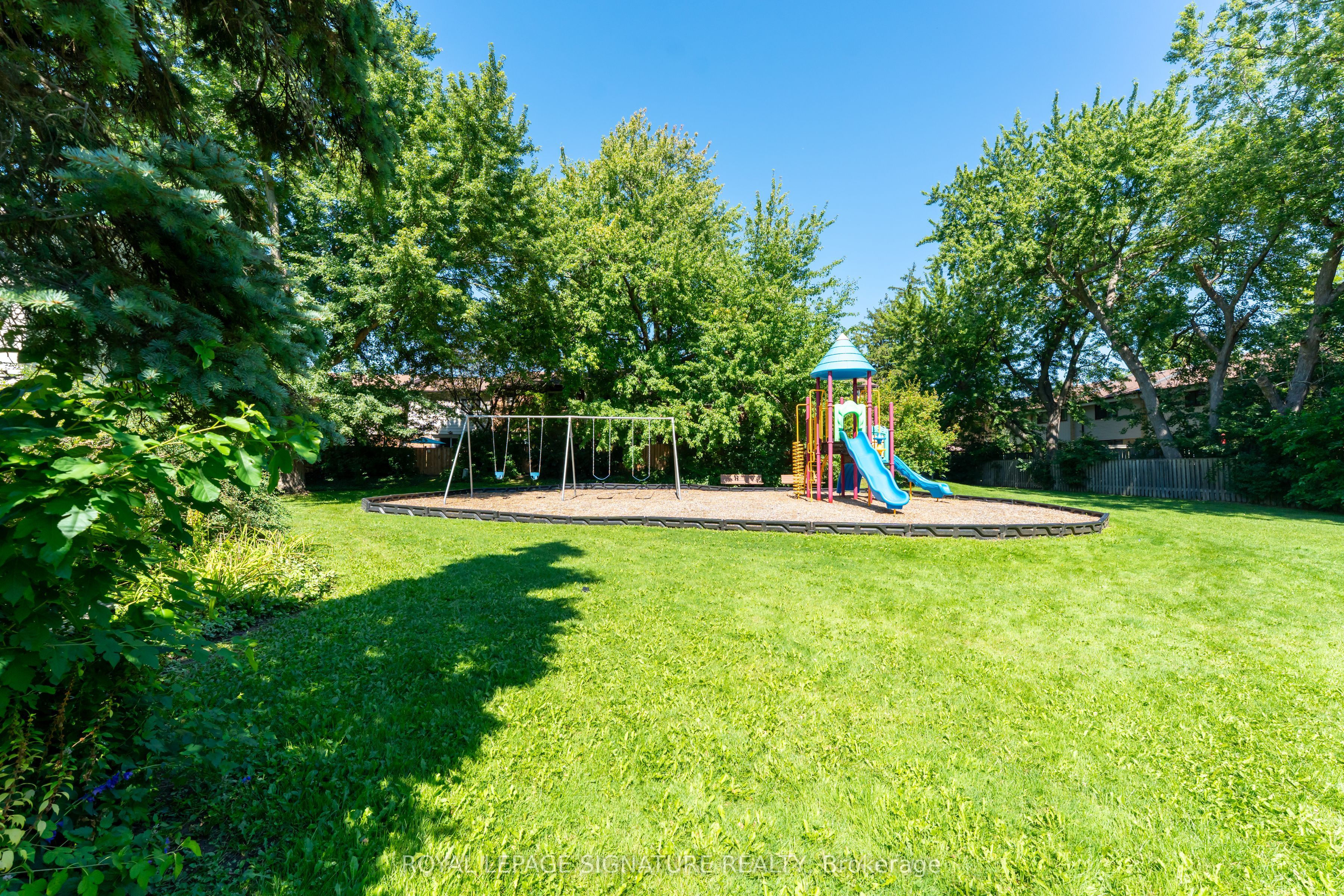 2825 Gananoque Drive 40 Property Photo 39