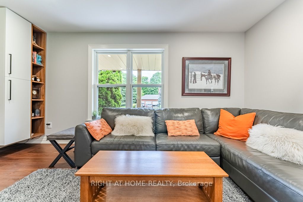 16 Snowberry Court Property Photo 6