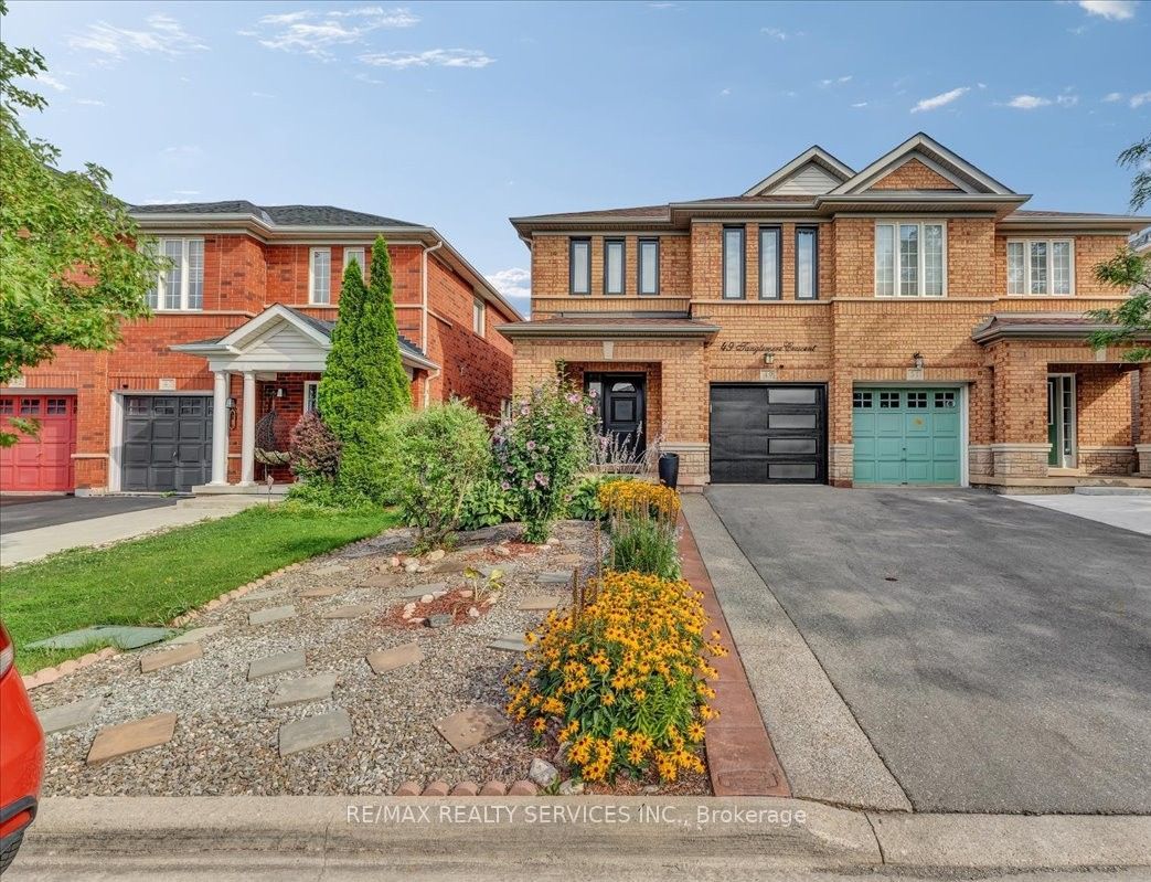 49 Tanglemere Crescent Property Photo 2