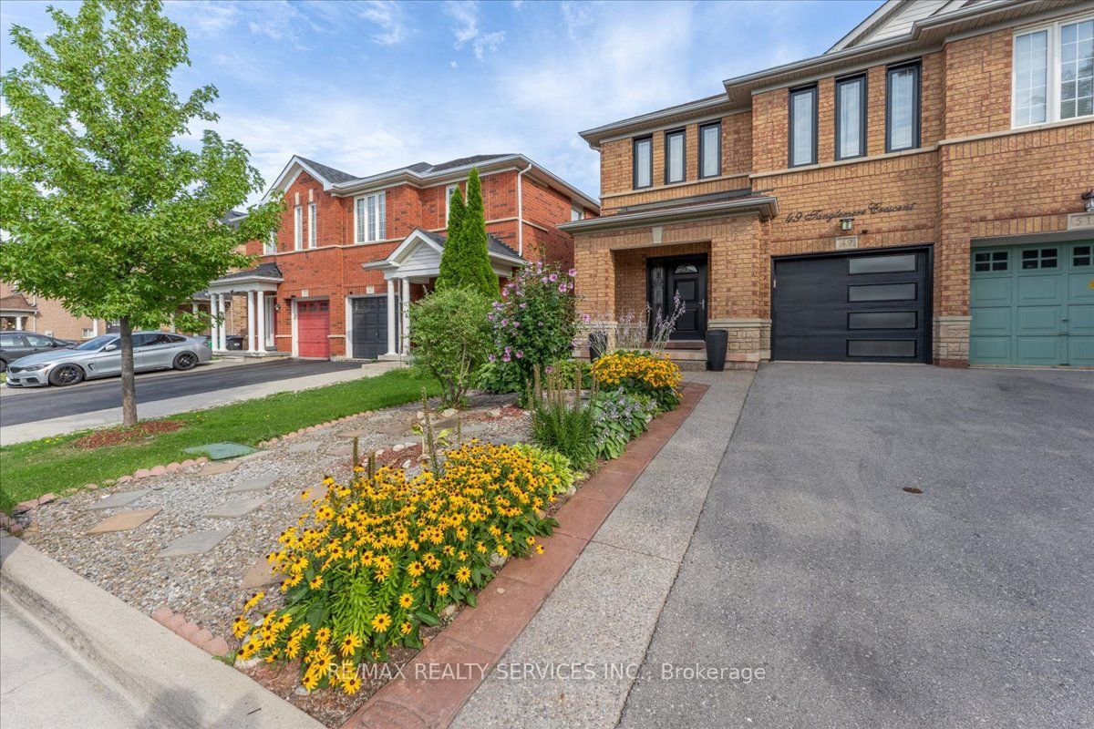 49 Tanglemere Crescent Property Photo 4