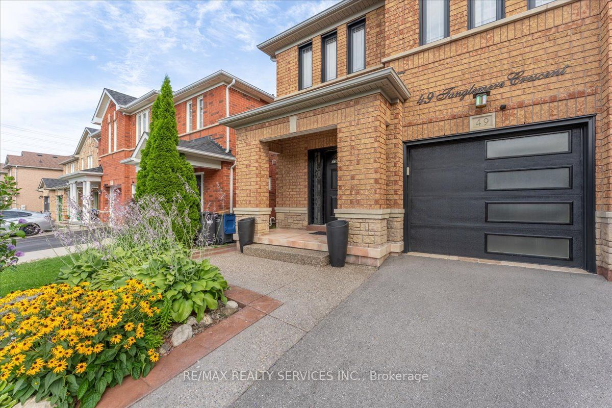 49 Tanglemere Crescent Property Photo 5