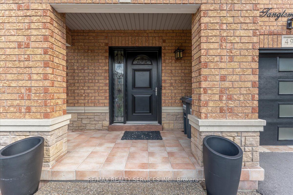 49 Tanglemere Crescent Property Photo 6
