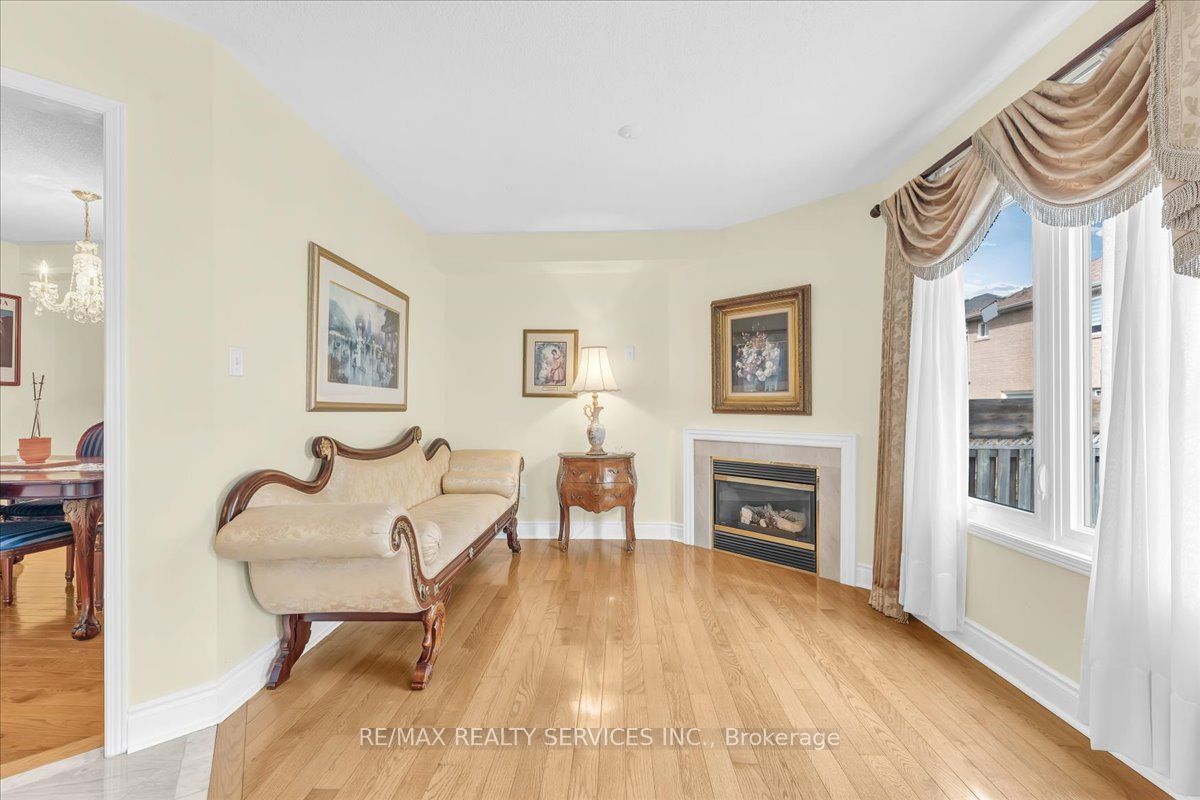 49 Tanglemere Crescent Property Photo 12