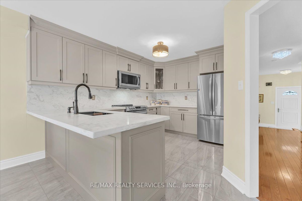 49 Tanglemere Crescent Property Photo 16