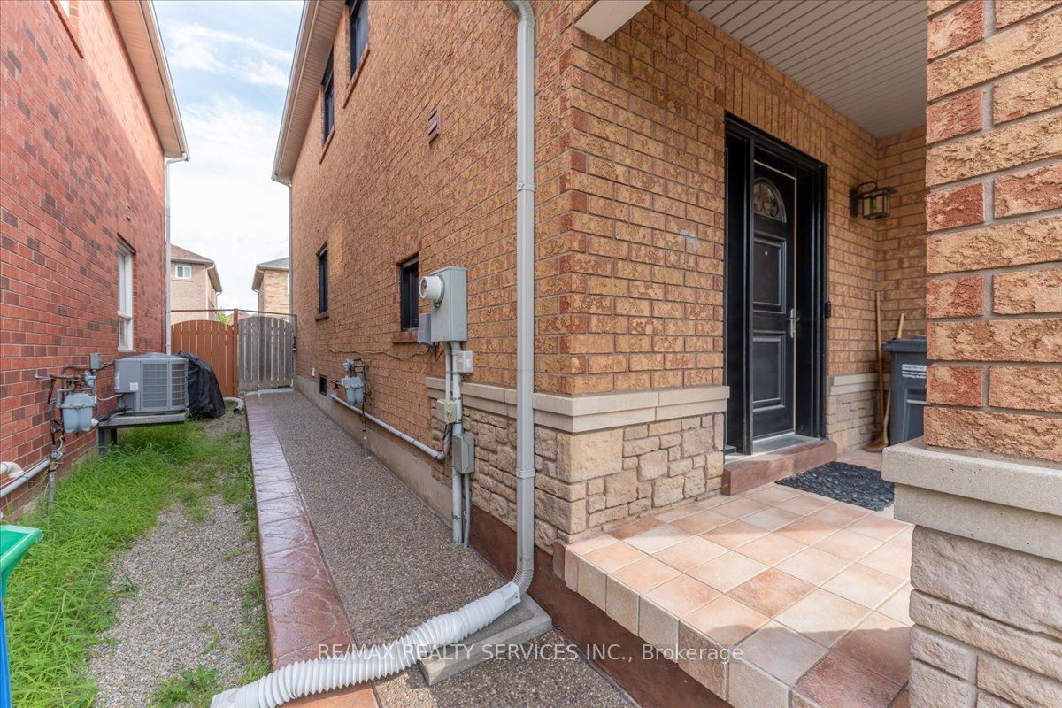 49 Tanglemere Crescent Property Photo 35