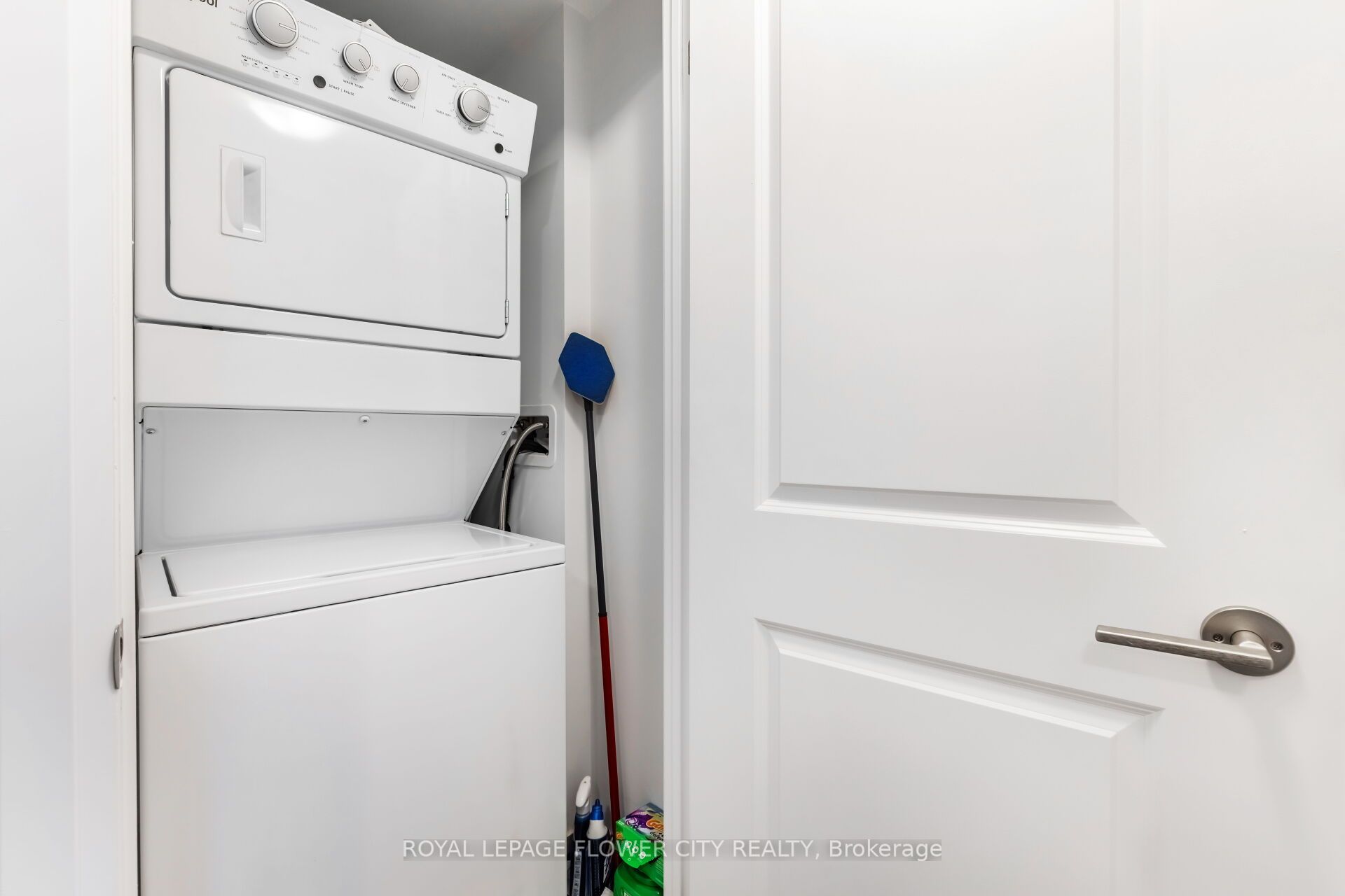 65 Attmar Drive E 269 Property Photo 29