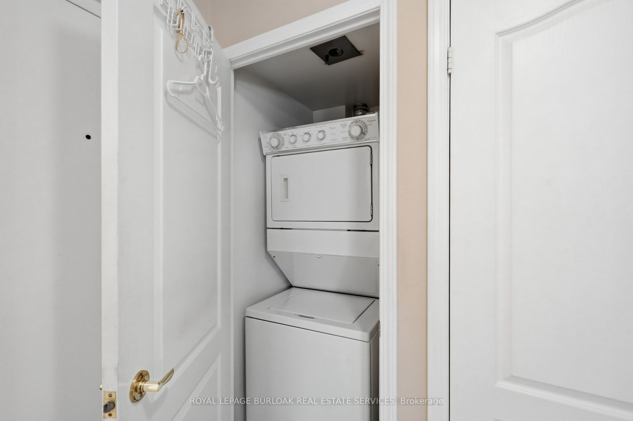 1150 Parkwest Place 301 Property Photo 23