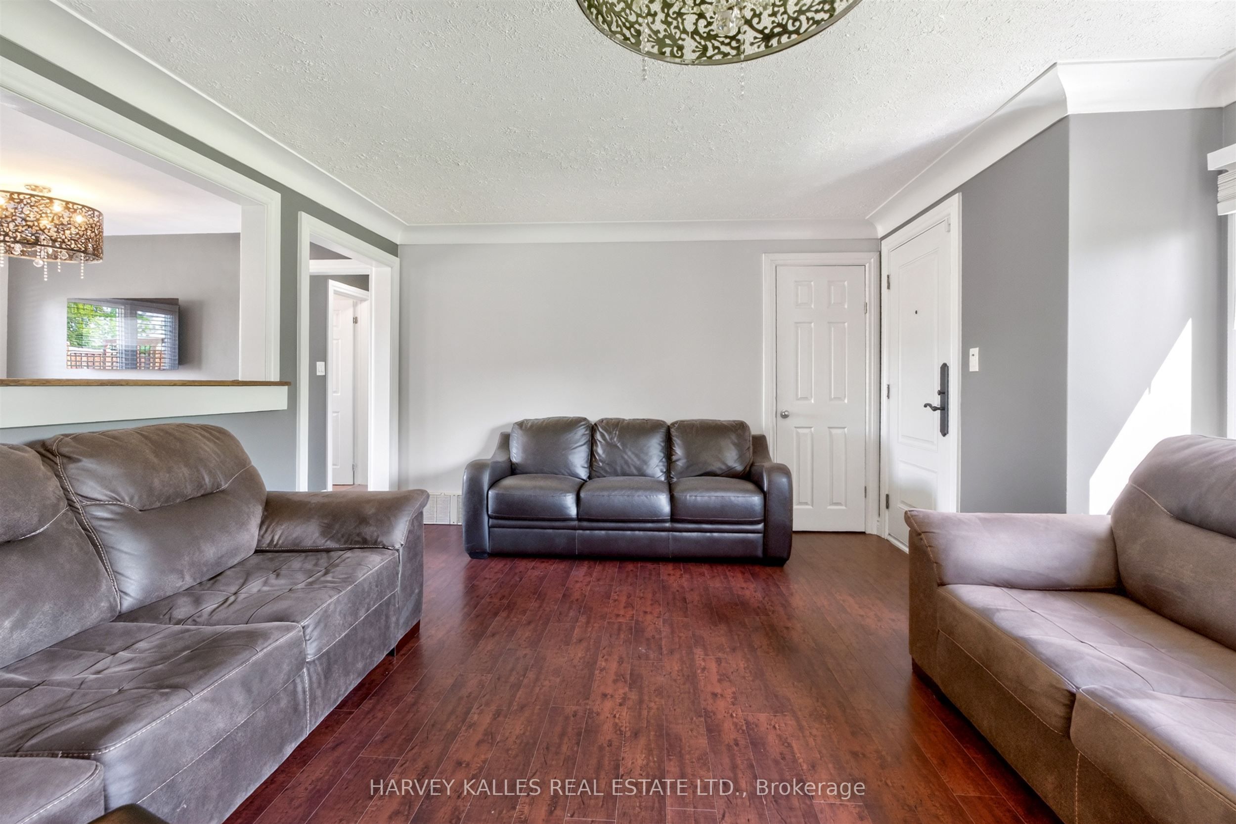 7566 Sixth Line Property Photo 4