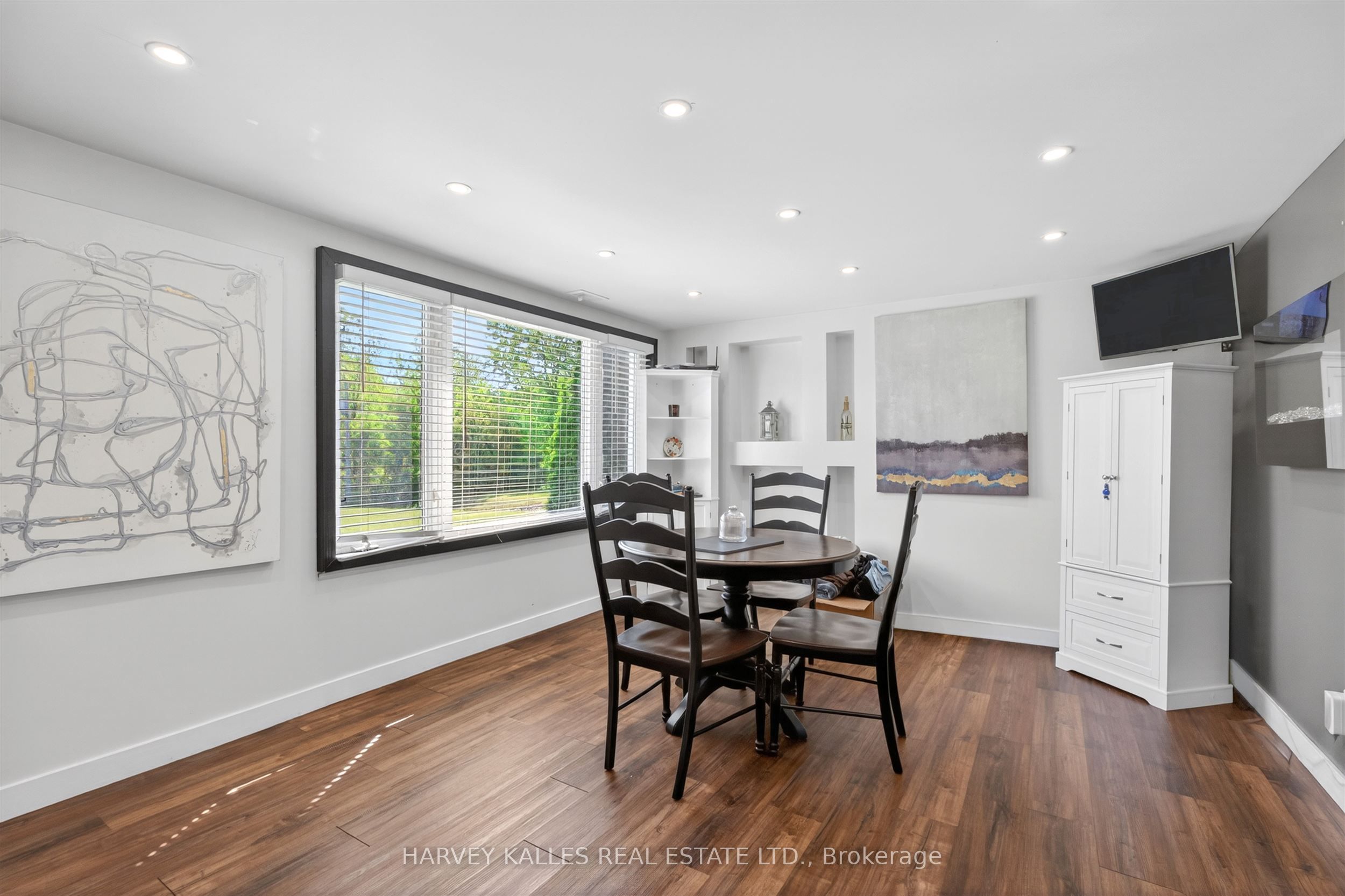 7566 Sixth Line Property Photo 5