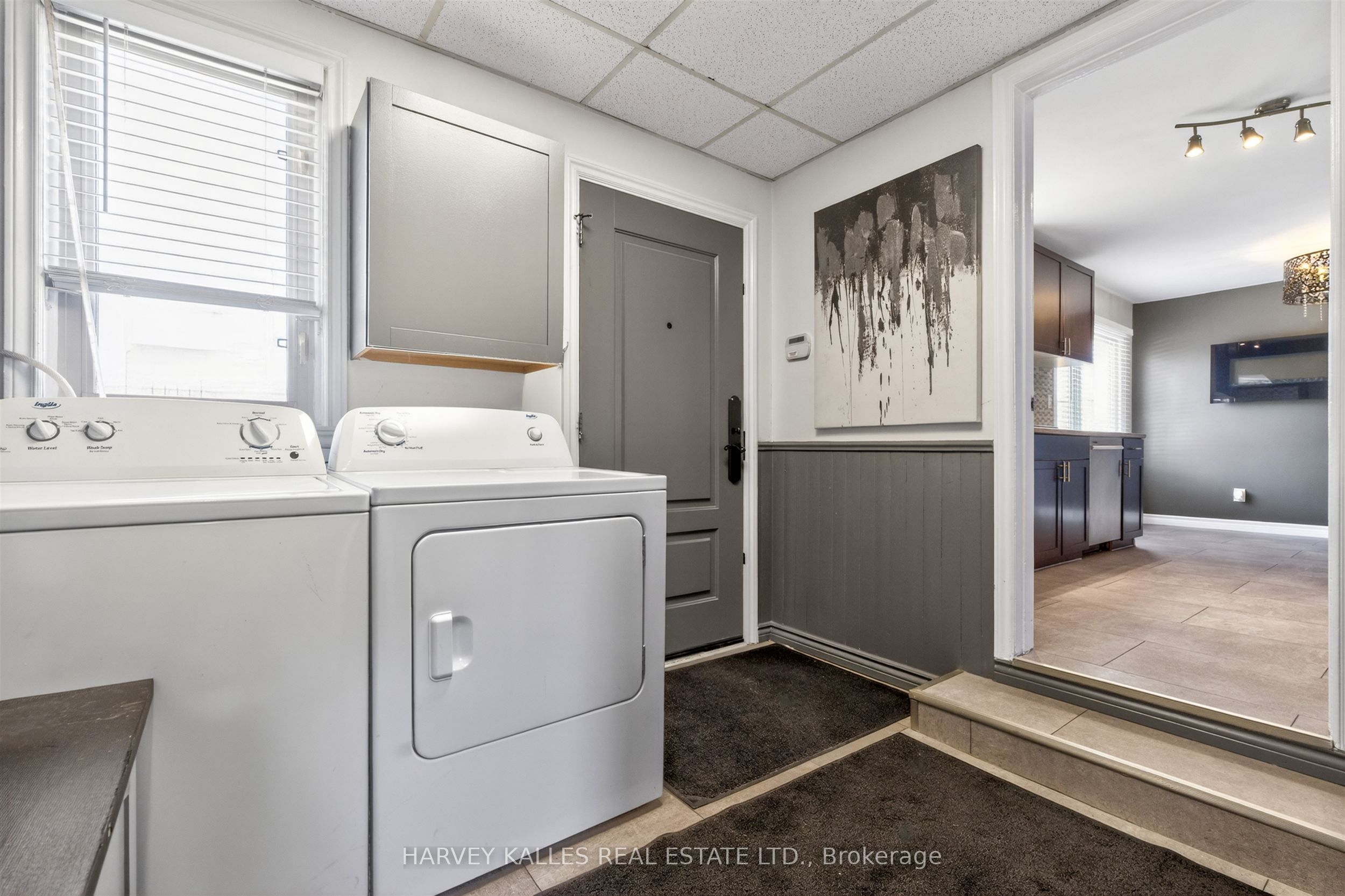 7566 Sixth Line Property Photo 13