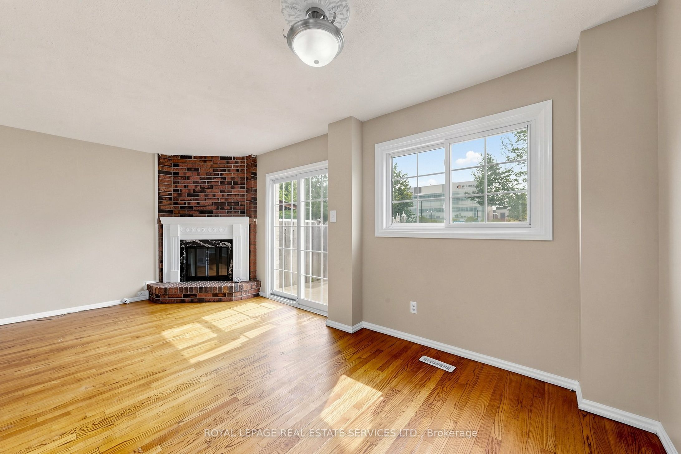 37 Woodsview Avenue Property Photo 11
