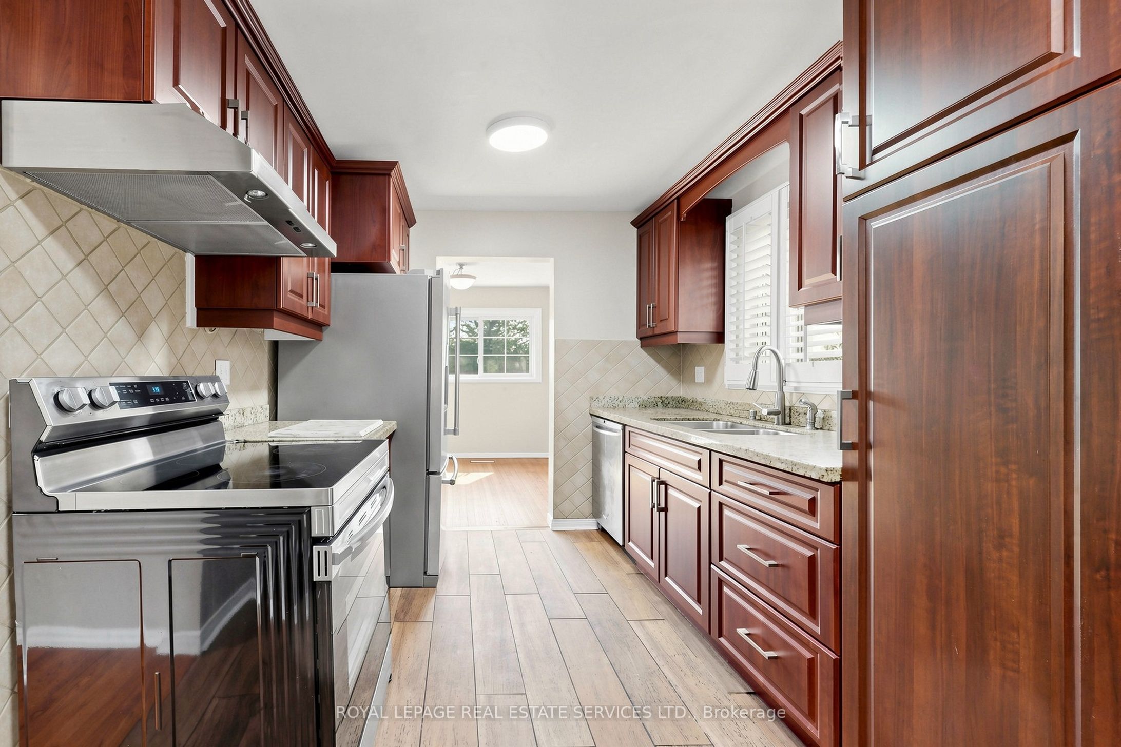 37 Woodsview Avenue Property Photo 15
