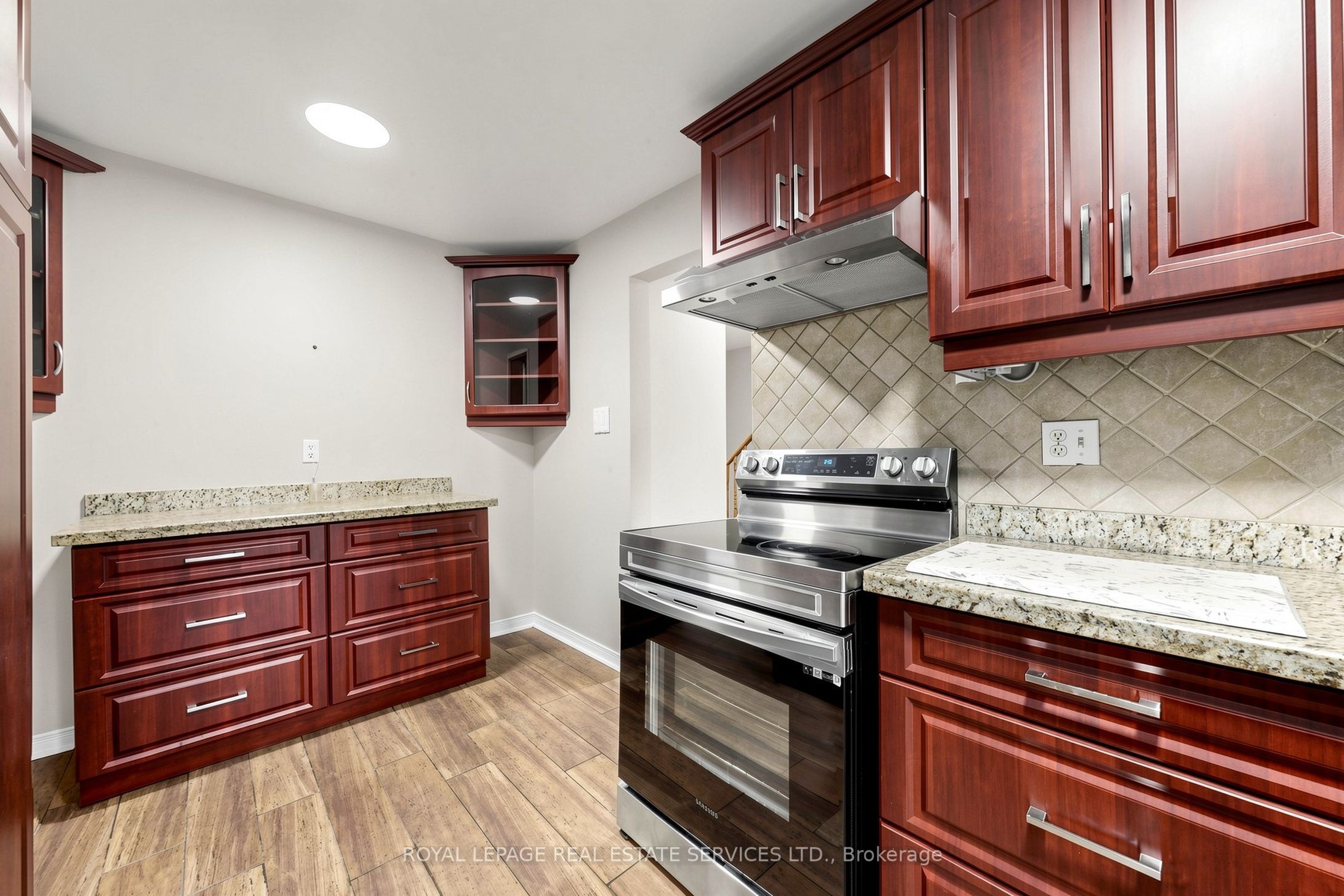 37 Woodsview Avenue Property Photo 17