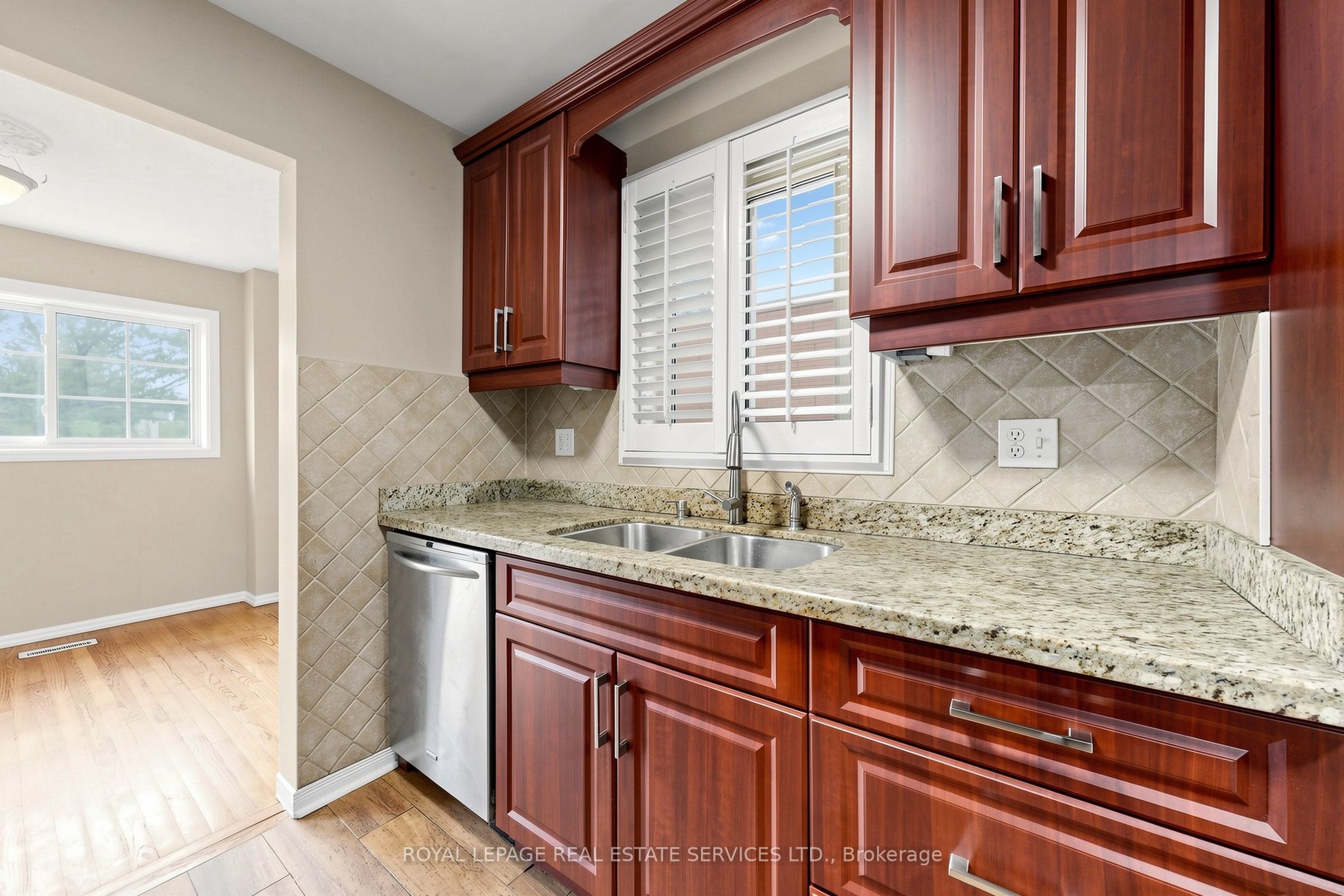 37 Woodsview Avenue Property Photo 18