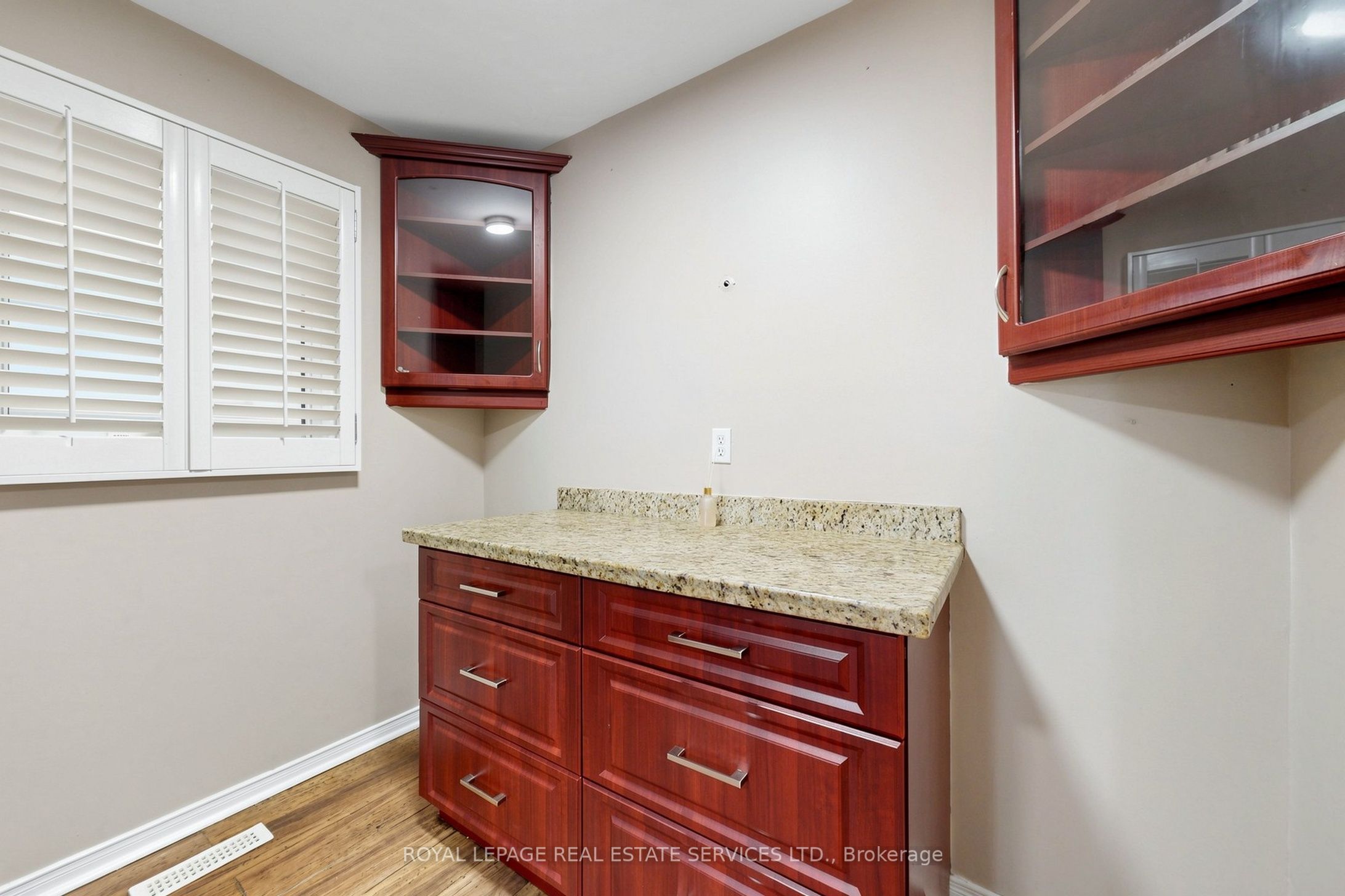 37 Woodsview Avenue Property Photo 21