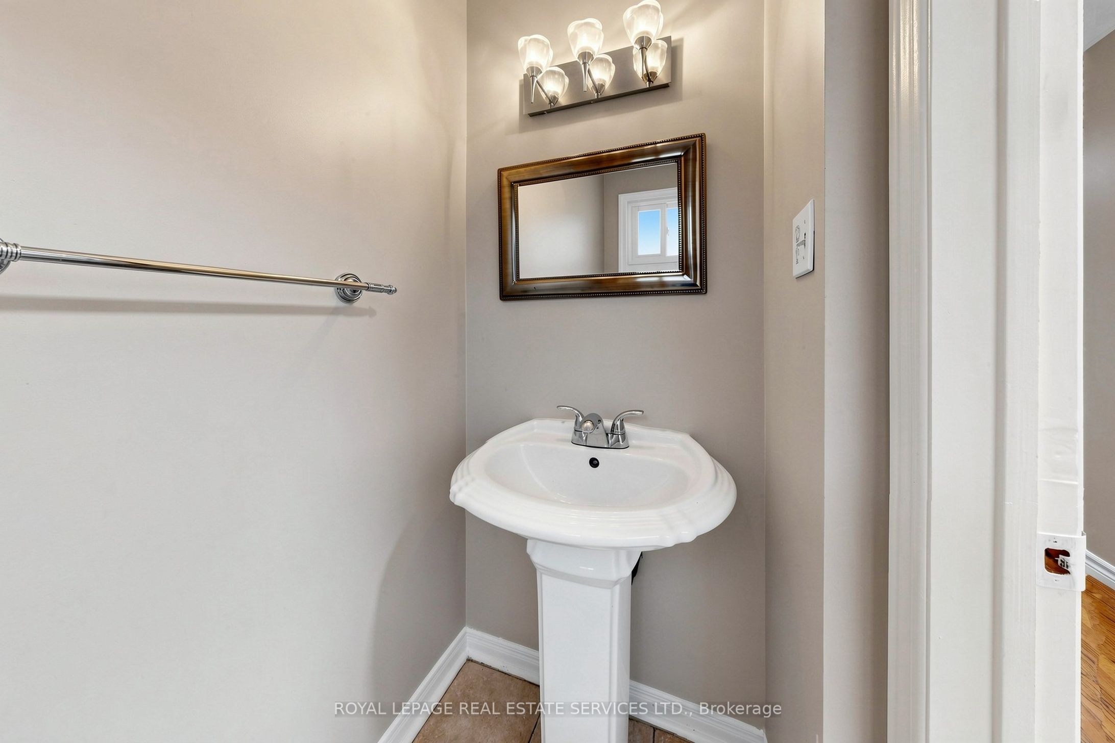 37 Woodsview Avenue Property Photo 22