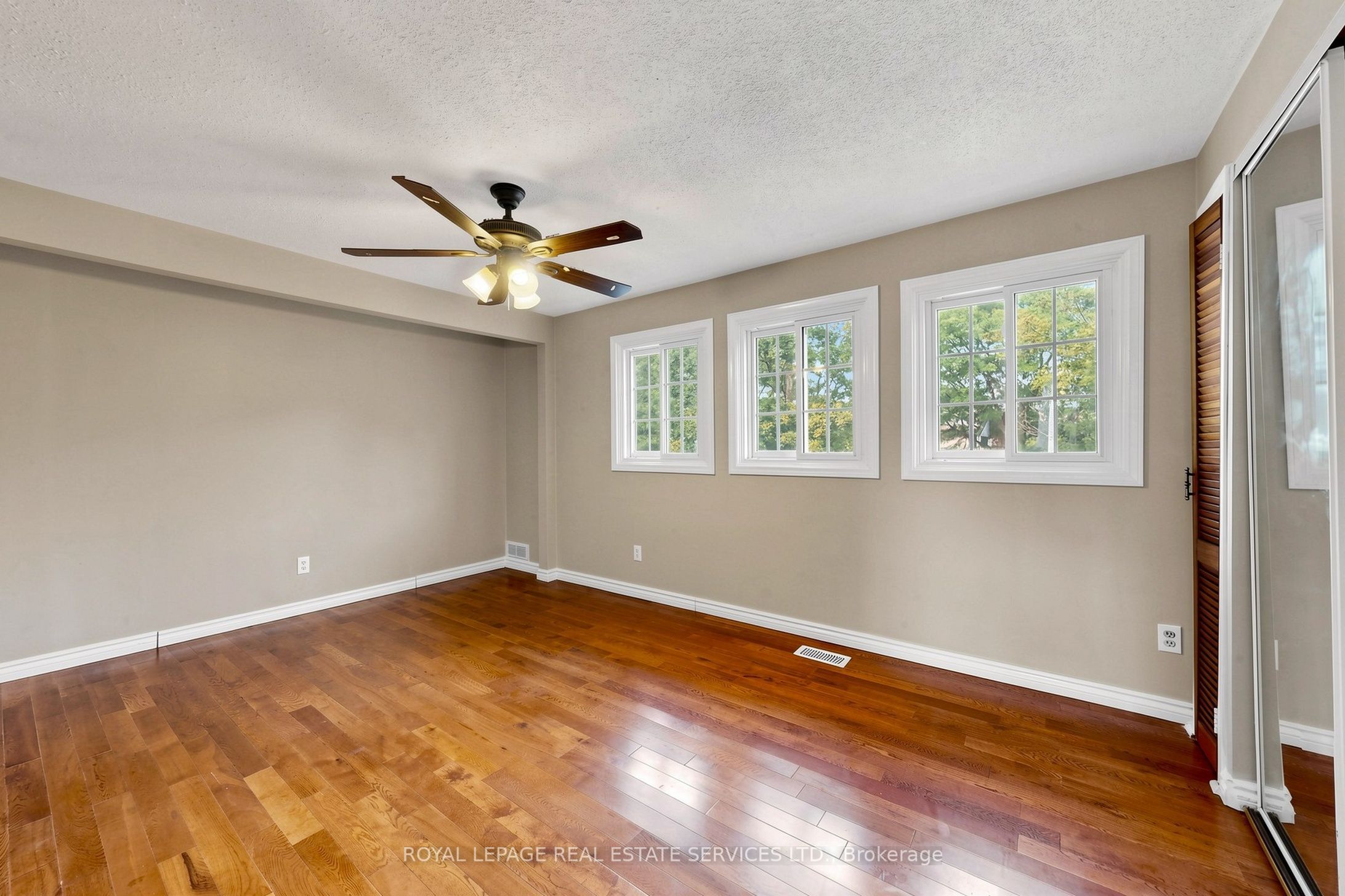 37 Woodsview Avenue Property Photo 27