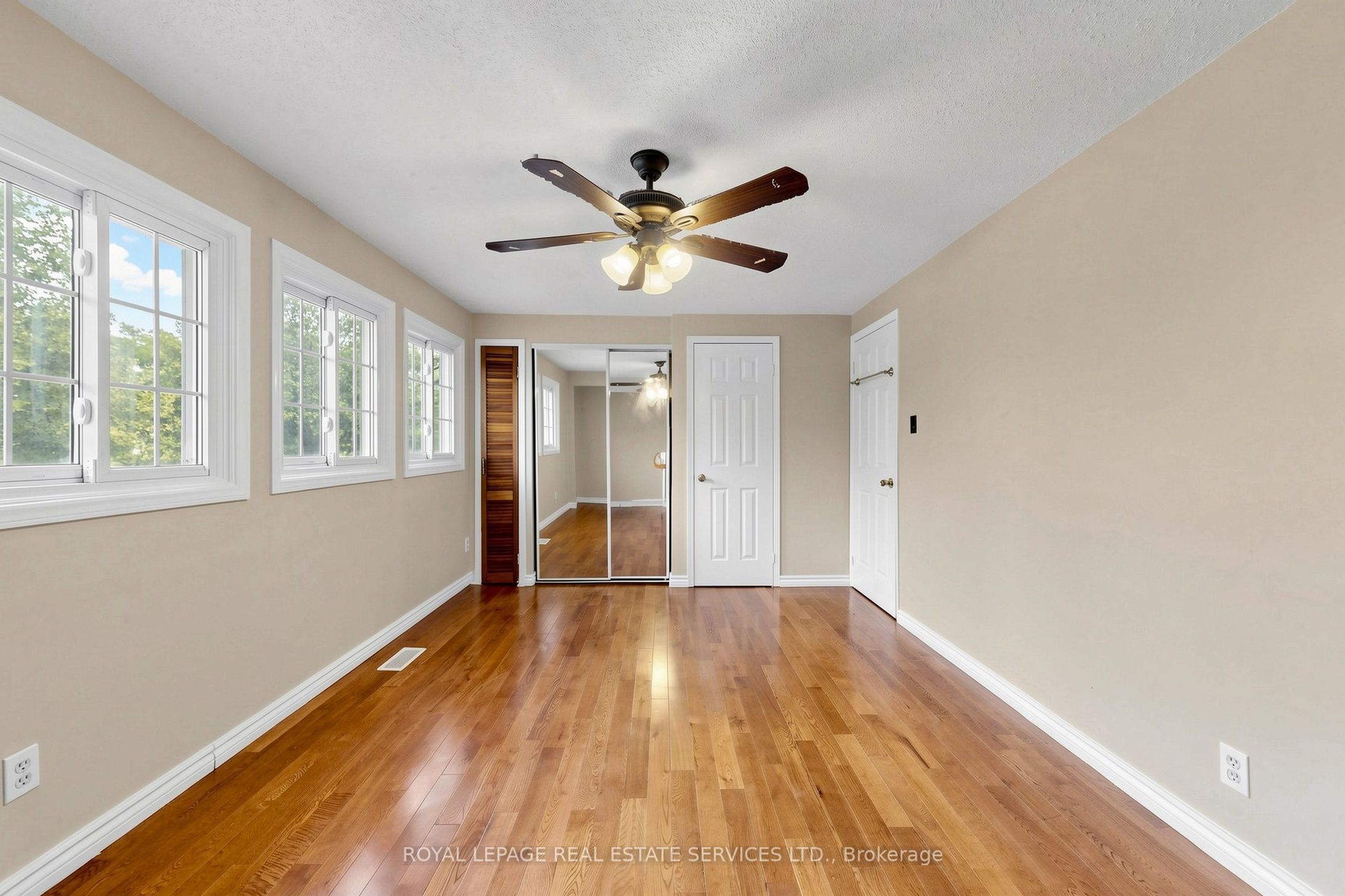37 Woodsview Avenue Property Photo 28