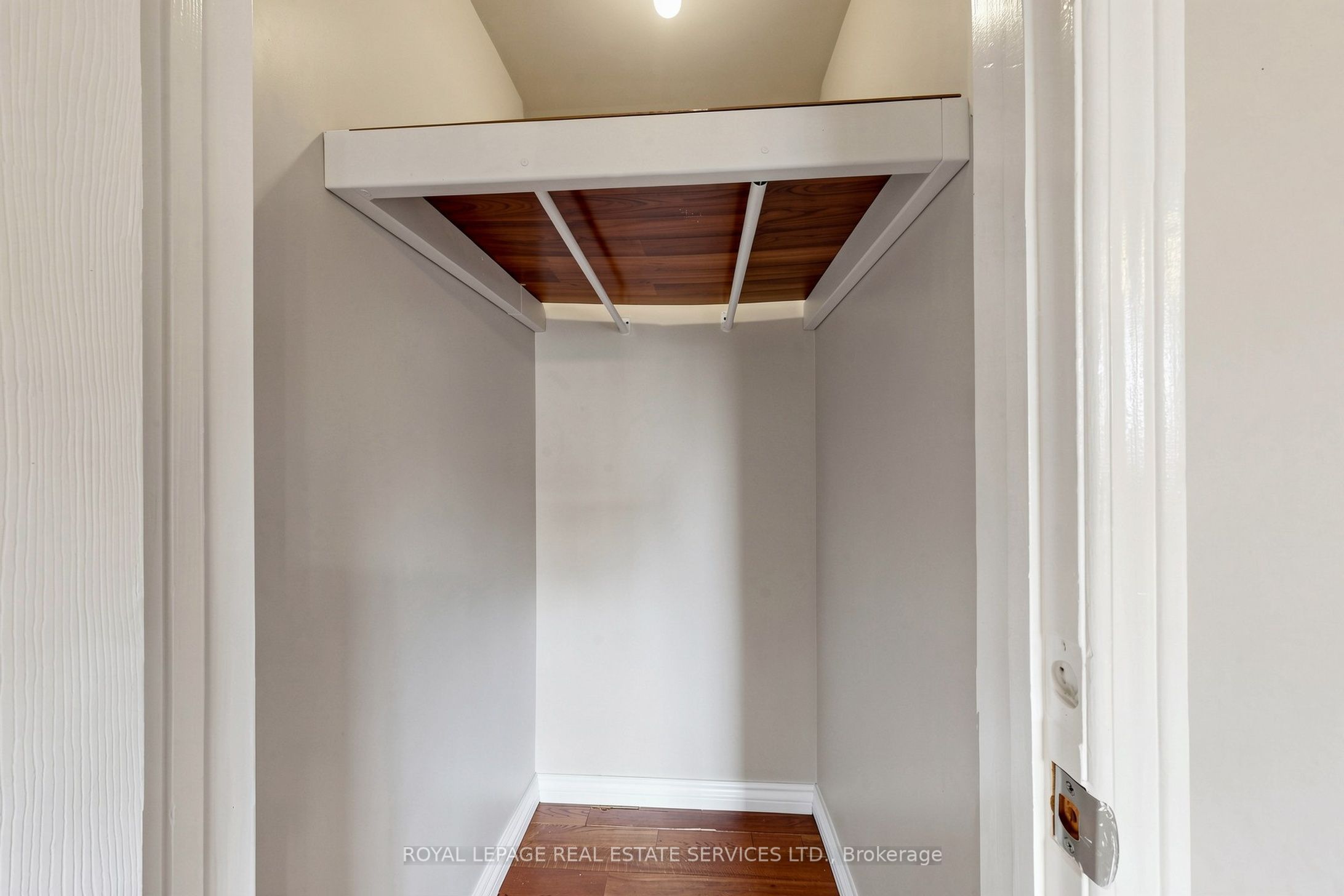 37 Woodsview Avenue Property Photo 34
