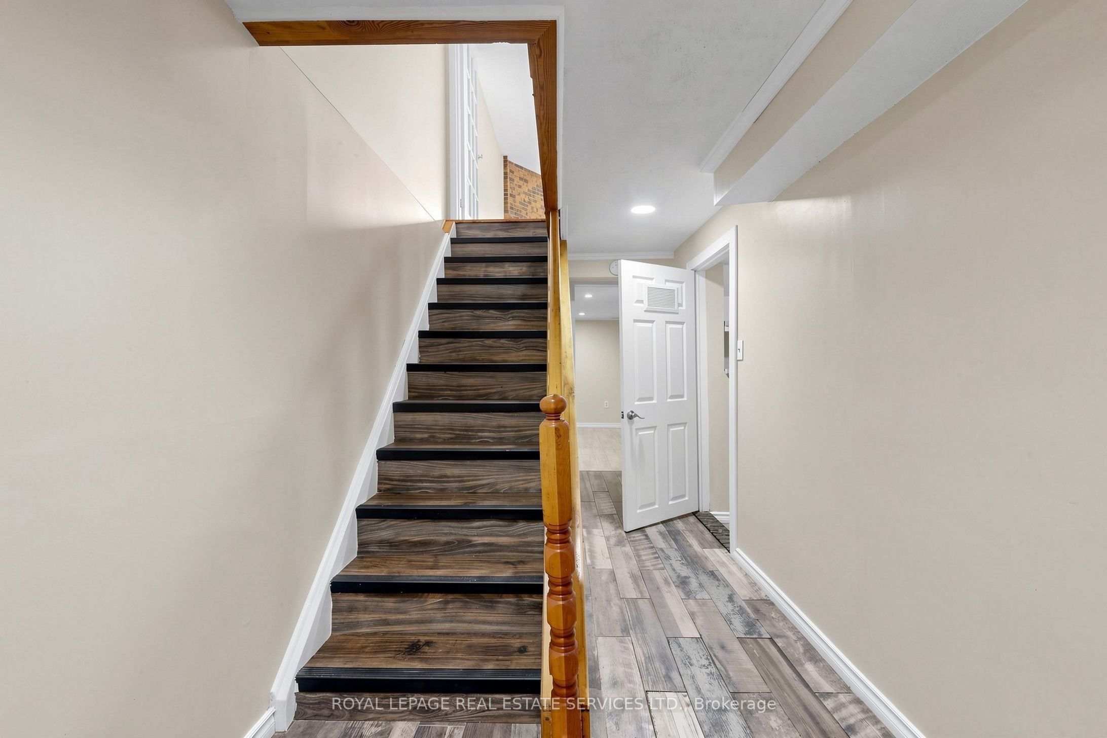 37 Woodsview Avenue Property Photo 39