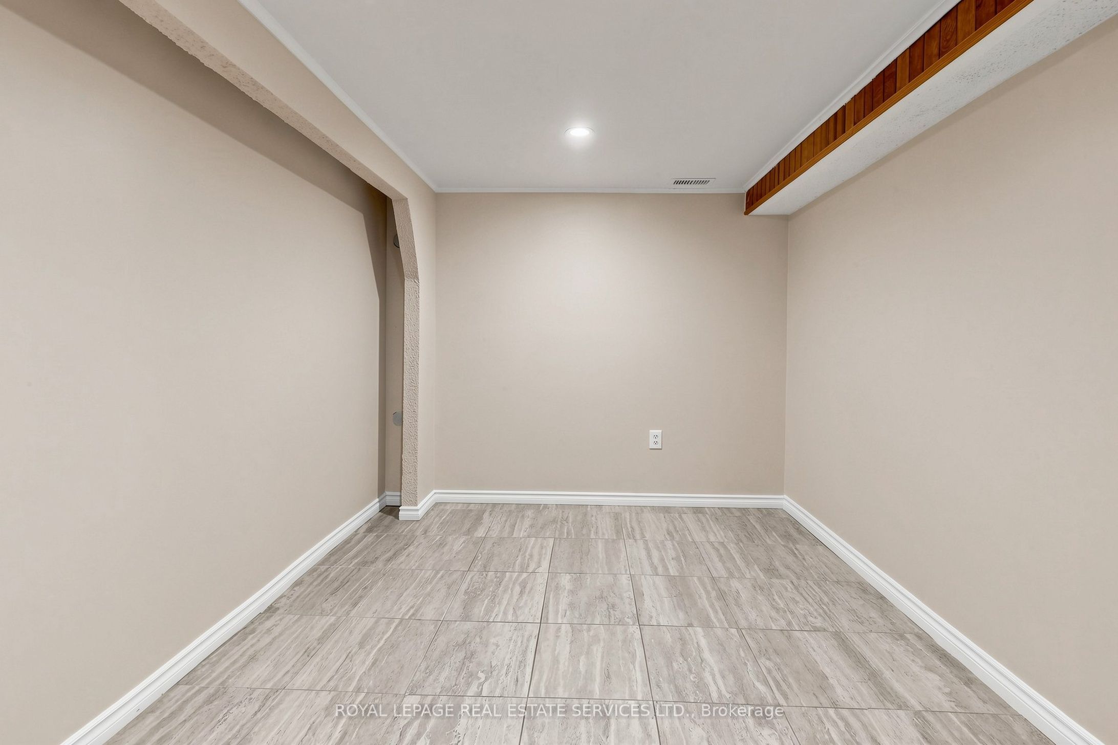 37 Woodsview Avenue Property Photo 44
