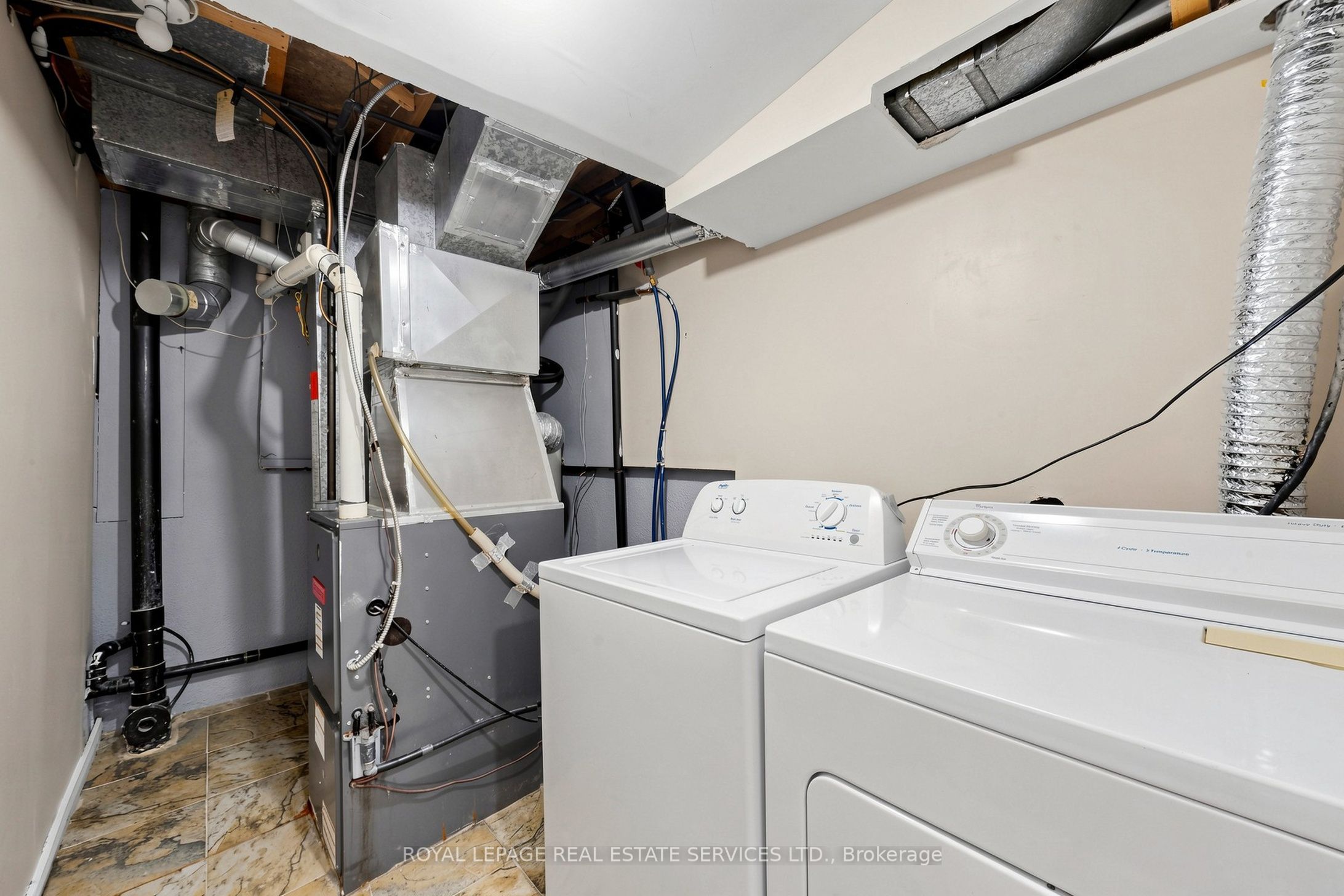 37 Woodsview Avenue Property Photo 48