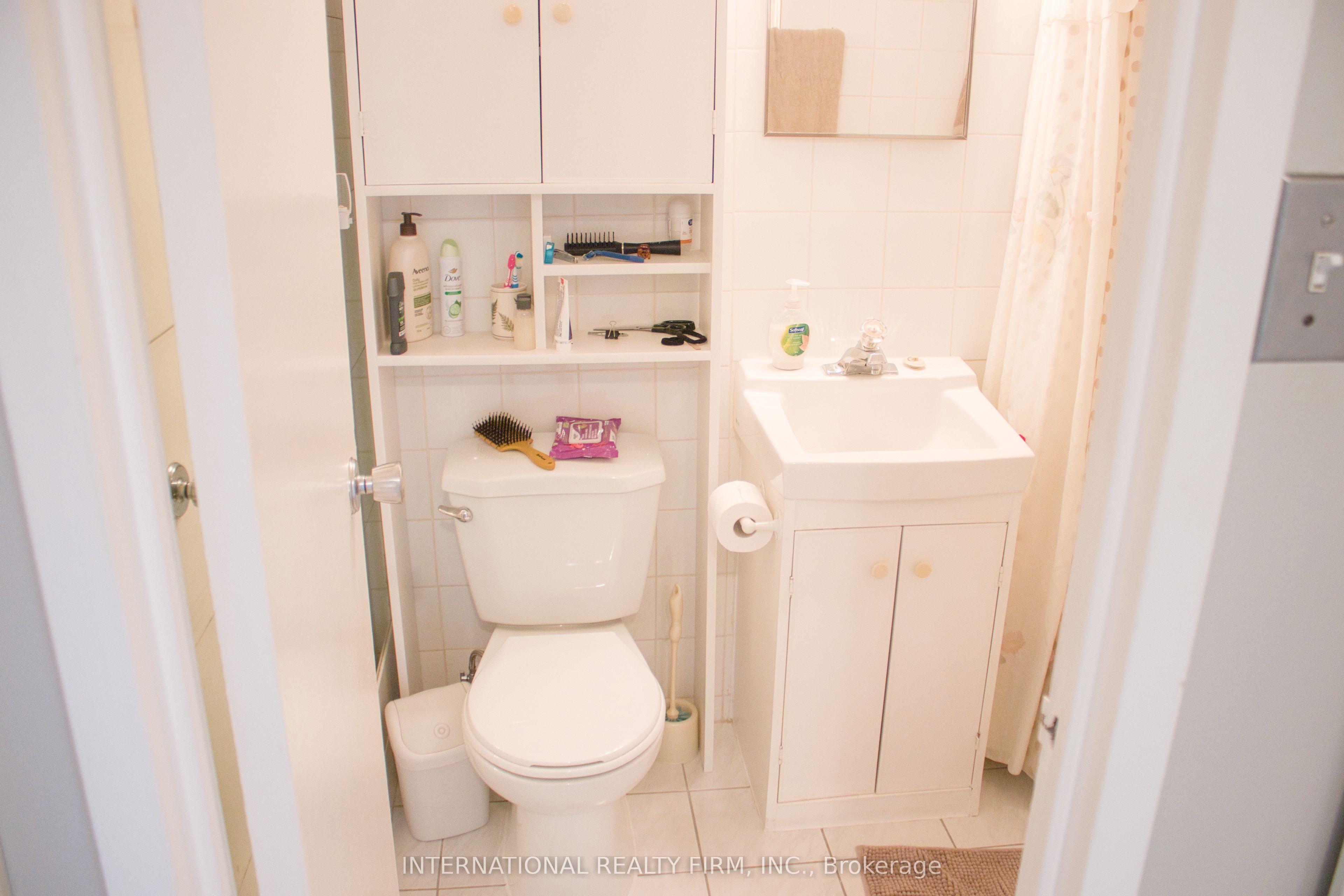 50 Lotherton Pathway 1111 Property Photo 14