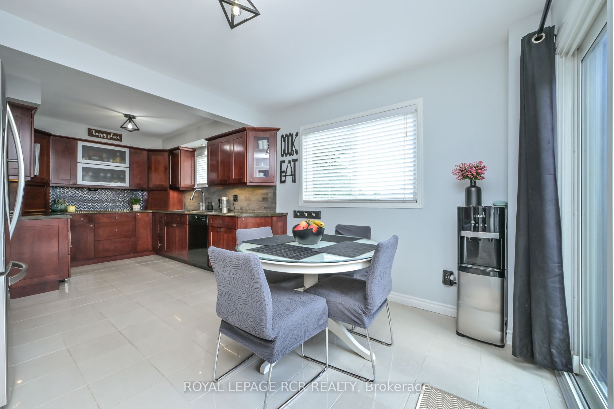 45 Fieldgate Drive Property Photo 6