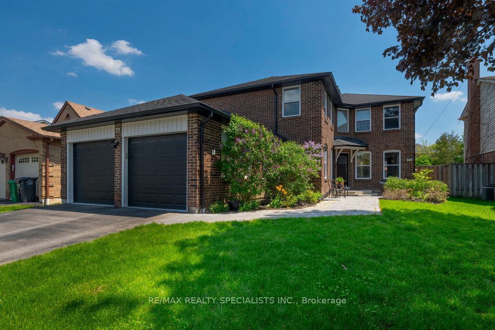 77 Leander Street Property Photo 1