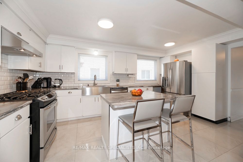 77 Leander Street Property Photo 10