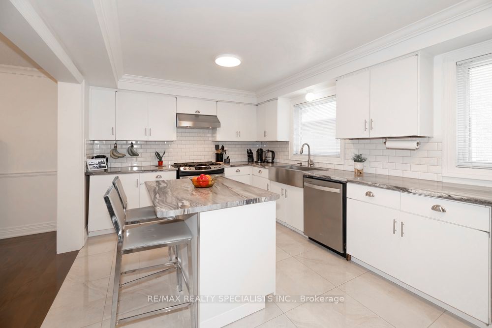 77 Leander Street Property Photo 12