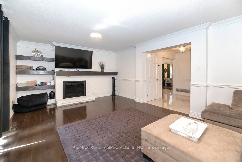 77 Leander Street Property Photo 14