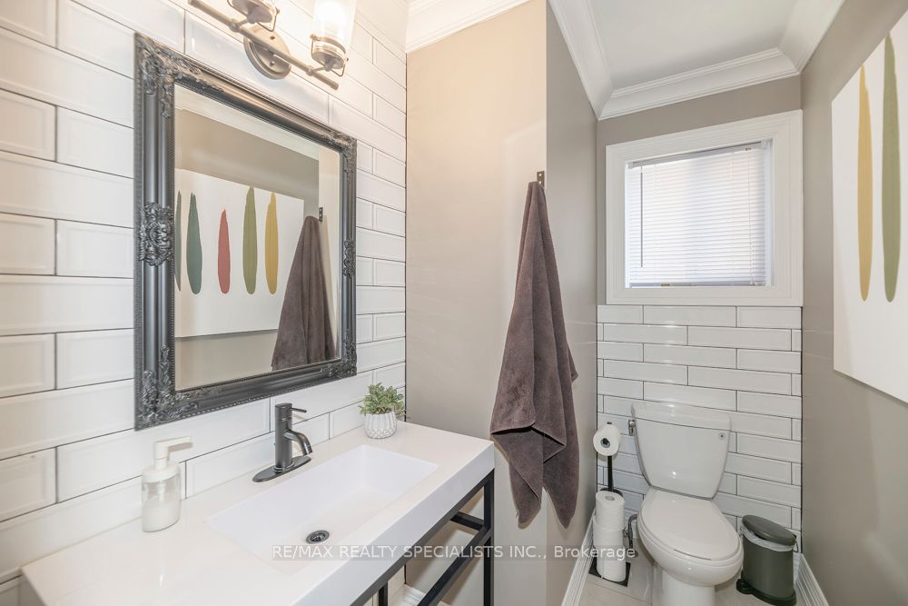 77 Leander Street Property Photo 15