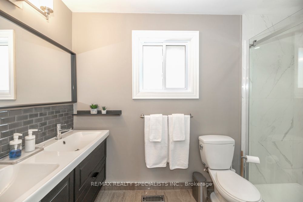 77 Leander Street Property Photo 21