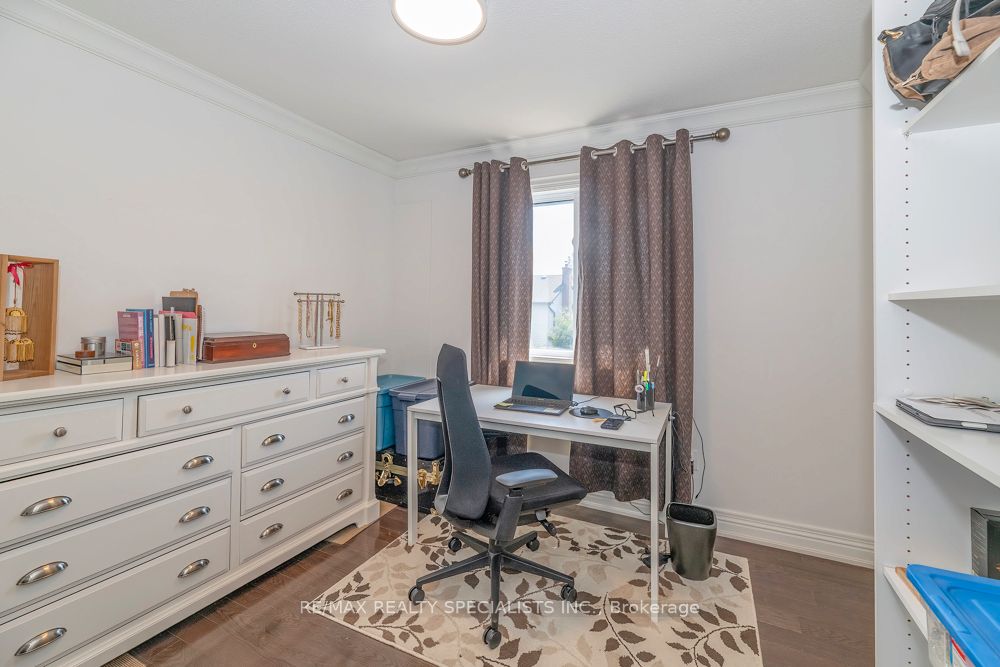 77 Leander Street Property Photo 25