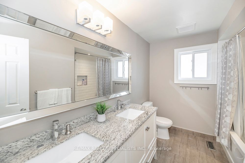 77 Leander Street Property Photo 27