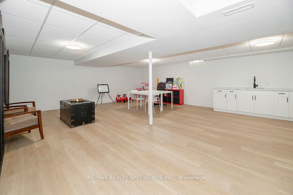 77 Leander Street Property Photo 28