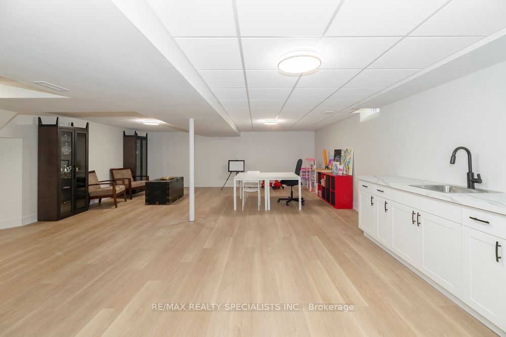77 Leander Street Property Photo 31