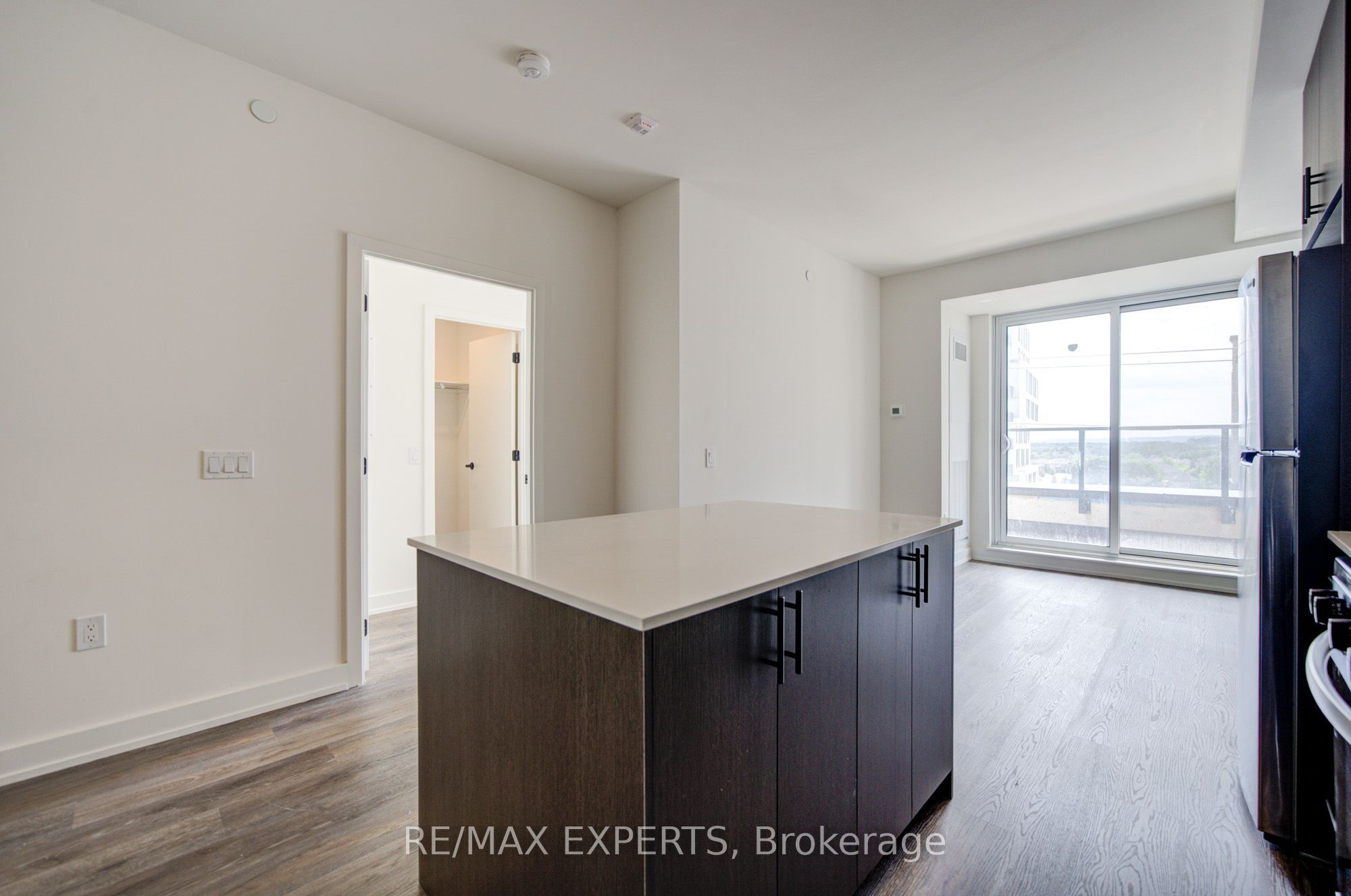 2475 Old Bronte Road 412 Property Photo 13