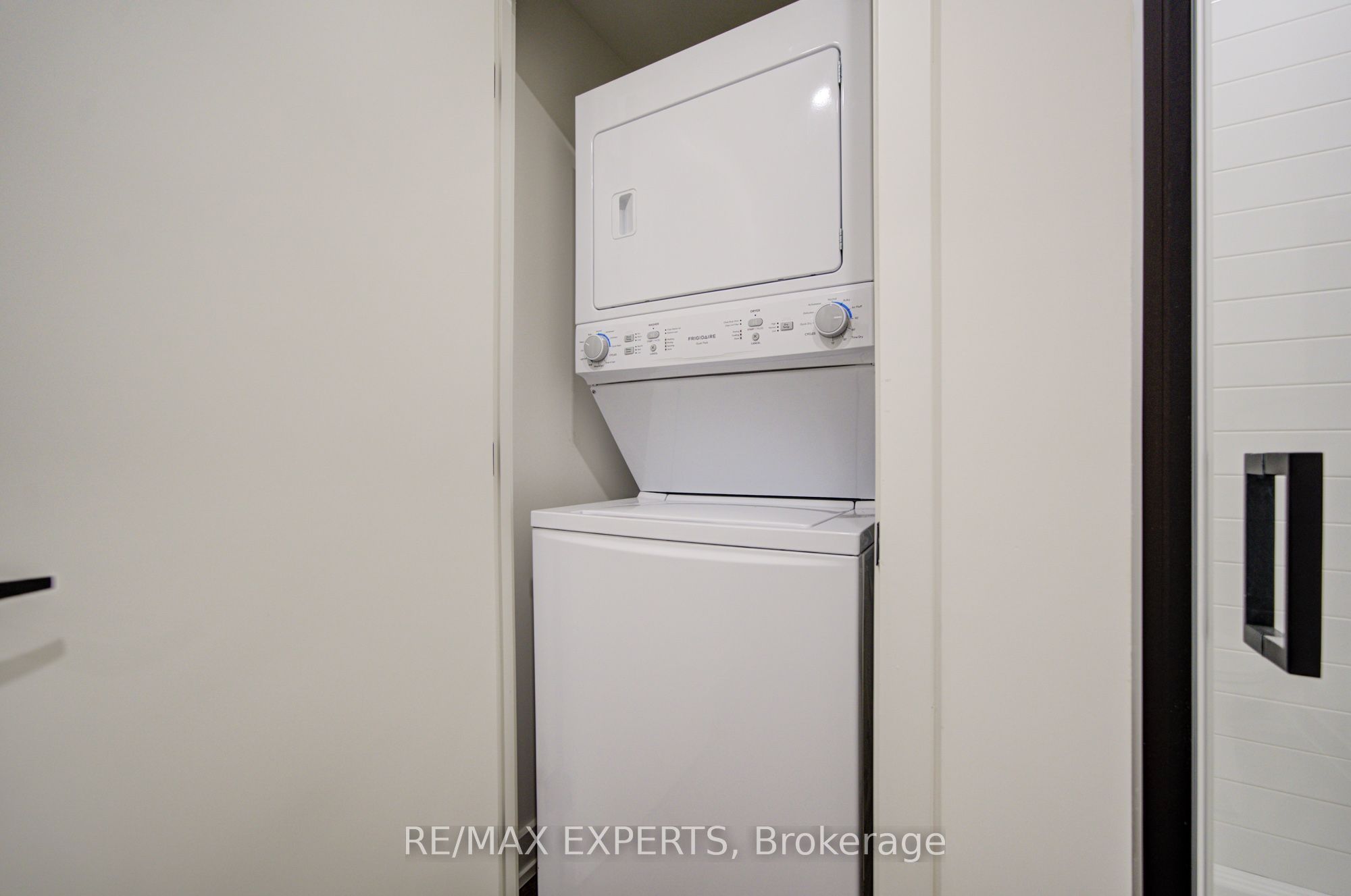 2475 Old Bronte Road 412 Property Photo 33