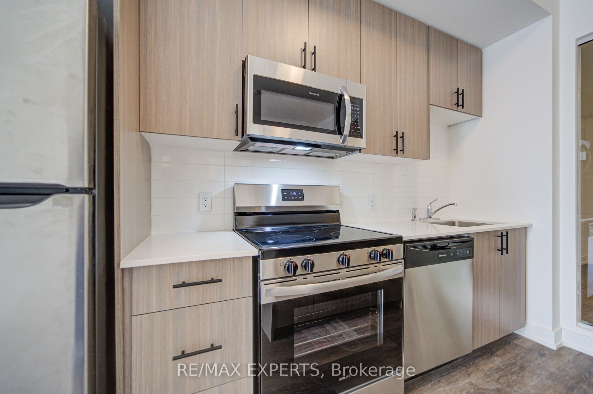 2475 Old Bronte Road 517 Property Photo 1