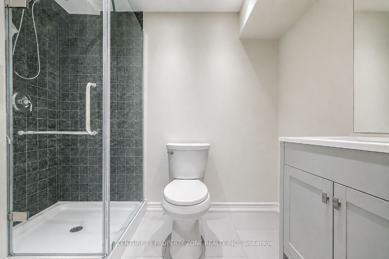 27 Madrid Crescent N Property Photo 17