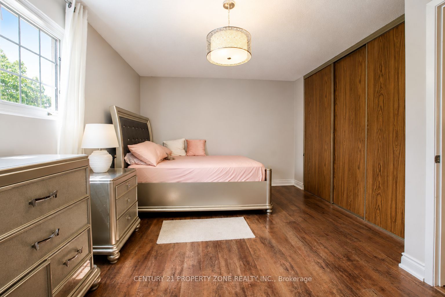 27 Madrid Crescent N Property Photo 19