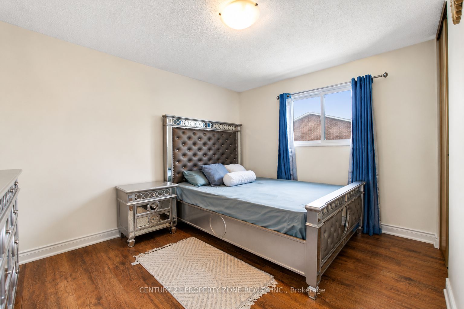 27 Madrid Crescent N Property Photo 23