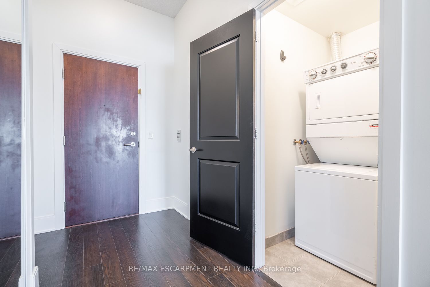 330 Burnhamthorpe Road Ph5 Property Photo 7
