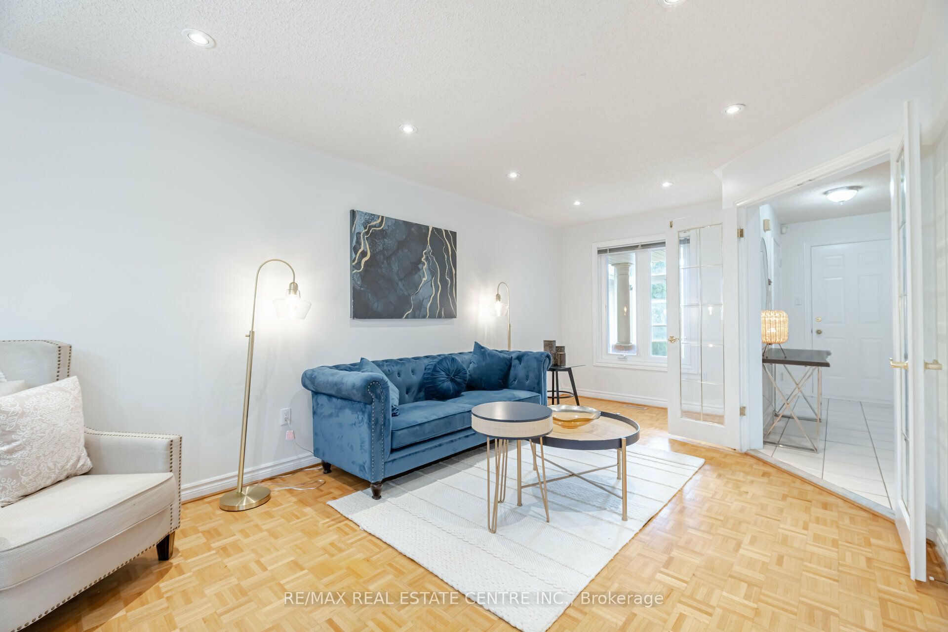 2485 Strathmore Crescent N Property Photo 7