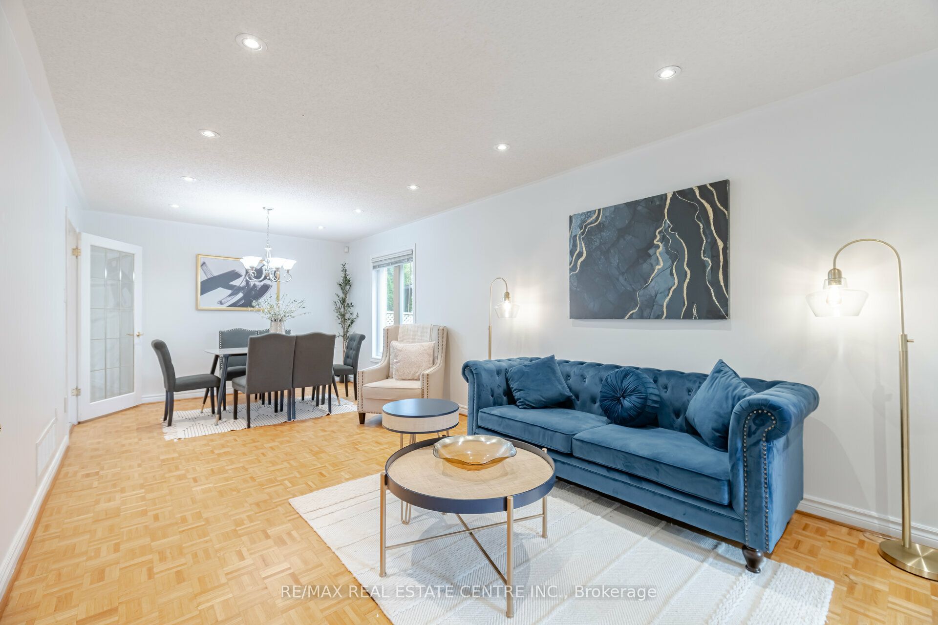 2485 Strathmore Crescent N Property Photo 8