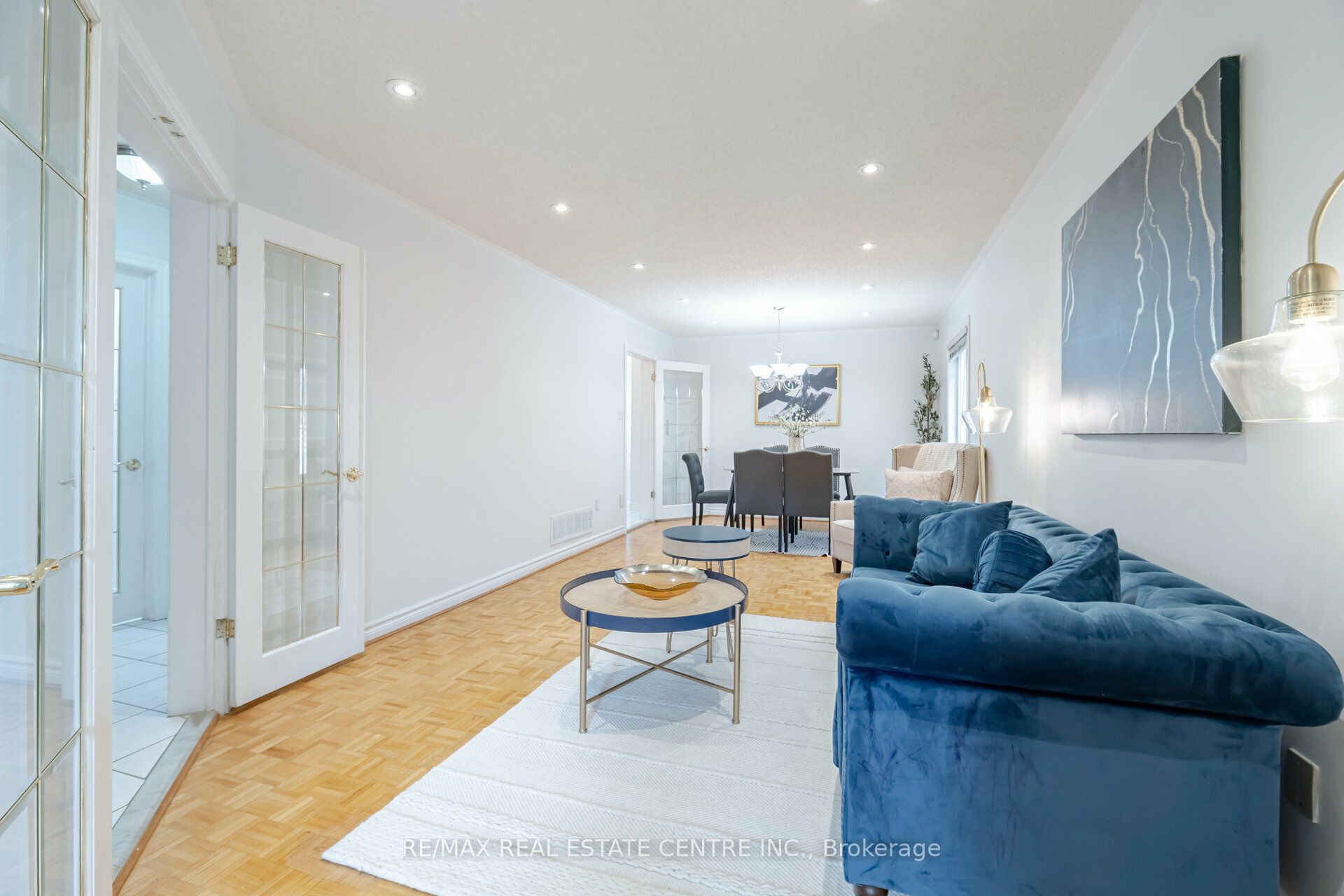 2485 Strathmore Crescent N Property Photo 9